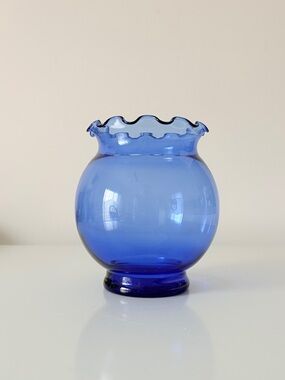 Anchor Hocking Cobalt Blue Glass Vase Pie Crust Ruffle Rim 5” Tall